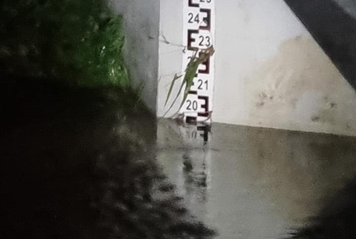 Powódź pod Wrocławiem. Drogi i posesje pod wodą. Są ranni, OSP Sobótka Zachodnia