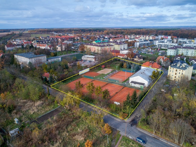 Wrocław: Zabytkowa hala sportowa na sprzedaż. Cena wywoławcza to 4,6 mln zł [ZDJĘCIA], Agencja Mienia Wojskowego