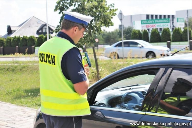 Nietypowa interwencja wrocławskiej policji. Kierowca wdzięczny za zatrzymanie, KWP Wrocław