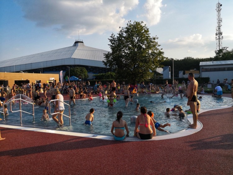 Rekordowy sezon letni we Wrocławiu. Kąpieliska odwiedziły tłumy mieszkańców, Spartan