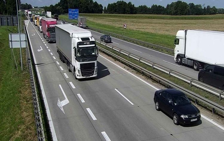 Wrocław: Seria wypadków na autostradzie A4, traxelektronik