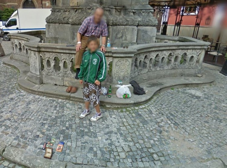 Co oni wyprawiają? Wrocławianie przyłapani przez kamery Google Street View, Google Street View