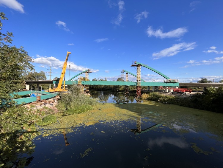 Nowy most na Alei Wielkiej Wyspy: Pierwsze łuki już nad rzeką Oławą, Jakub Jurek