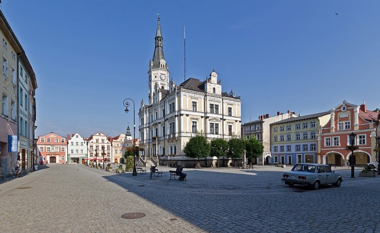 W tych miastach Dolnego Śląska ludzie nie chcą mieszkać. A to znane kurorty!, Jacek Halicki/Wikimedia Commons