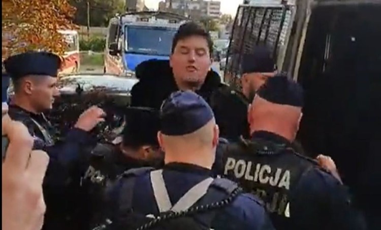 Wrocław: Działacz Lewicy zatrzymany przez policję podczas wizyty Kaczyńskiego, 