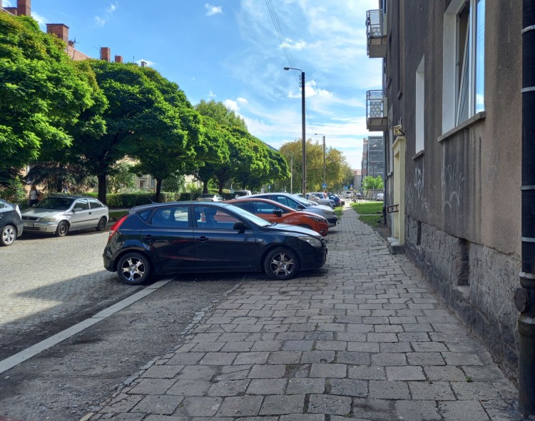 Wrocław: Remont na Tarnogaju. Zmiany w parkowaniu i nowa ulica jednokierunkowa, ZDiUM