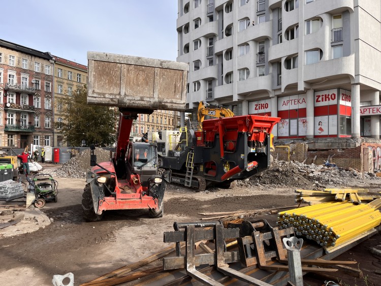 Wrocław: Na esplanadzie Manhattanu już leją beton [ZDJĘCIA], Jakub Jurek