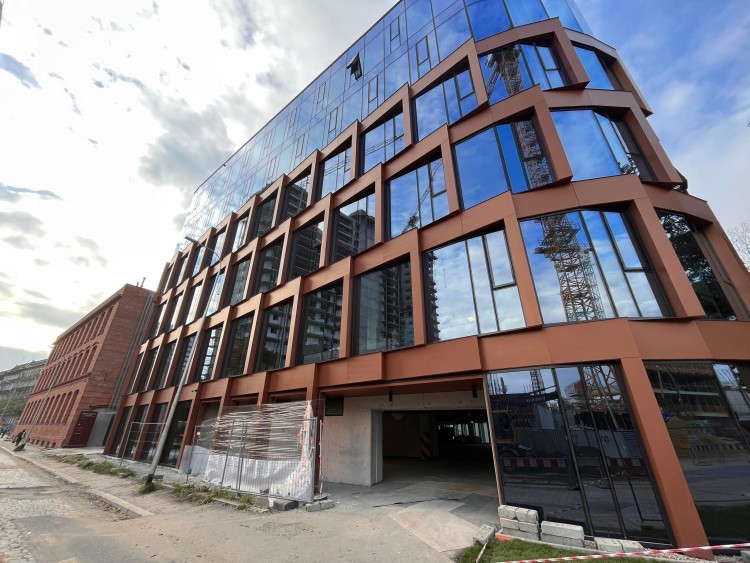Nowy biurowiec we Wrocławiu oddany do użytku. Zobacz zdjęcia, Jakub Jurek