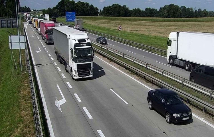 Wrocław: Wypadek i korki na autostradzie A4. Zderzyły się cztery samochody, traxelektronik