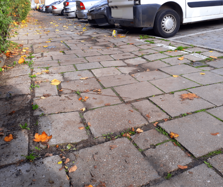 Wrocław: Chodniki do remontu. Za kilka miesięcy będą jak nowe, ZDiUM