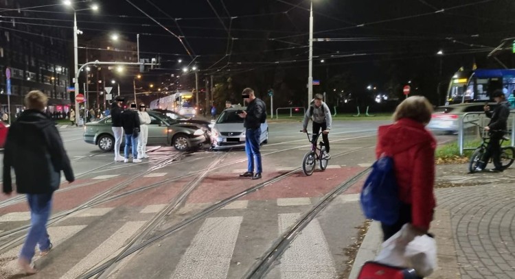 Wrocław: Wypadek przy galerii Wroclavia. Utrudnienia w ruchu tramwajów, Marta Dymarczyk