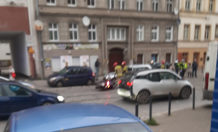 Wrocław: Zderzenie motocyklisty i samochodu. Jedna osoba ranna, Czytelnik