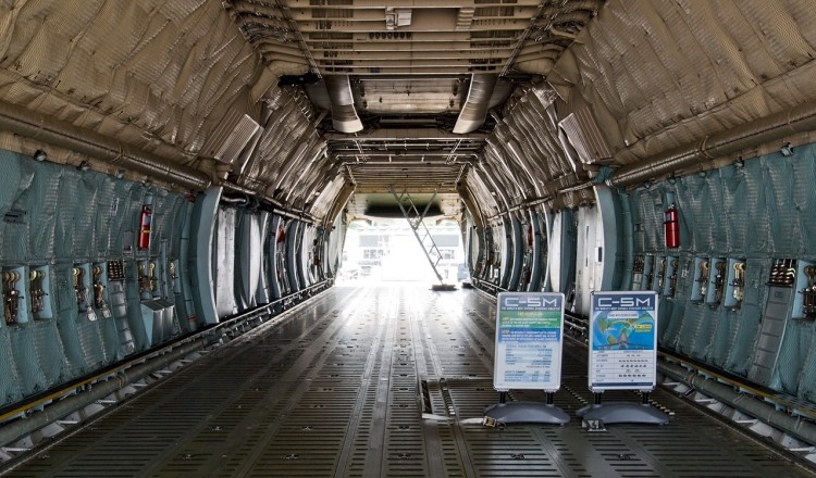 Największy wojskowy samolot transportowy USA wylądował we Wrocławiu, Alex Beltyukov