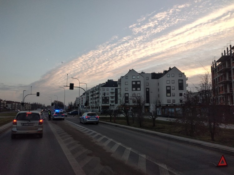 Wrocław: Rowerzystka w szpitalu. Kierowca potrącił ją na przejeździe rowerowym, Pomoc Drogowa AUTO-HARD