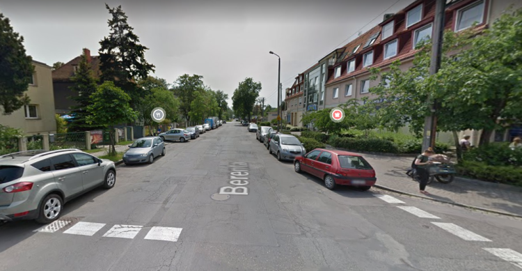 Wrocław stolicą złego parkowania. Które ulice górują?, Google Maps