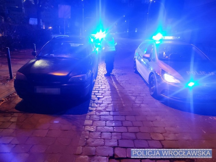 Wrocław: Kierowca po narkotykach, a pasażer z narkotykami, Komenda Miejska Policji we Wrocławiu