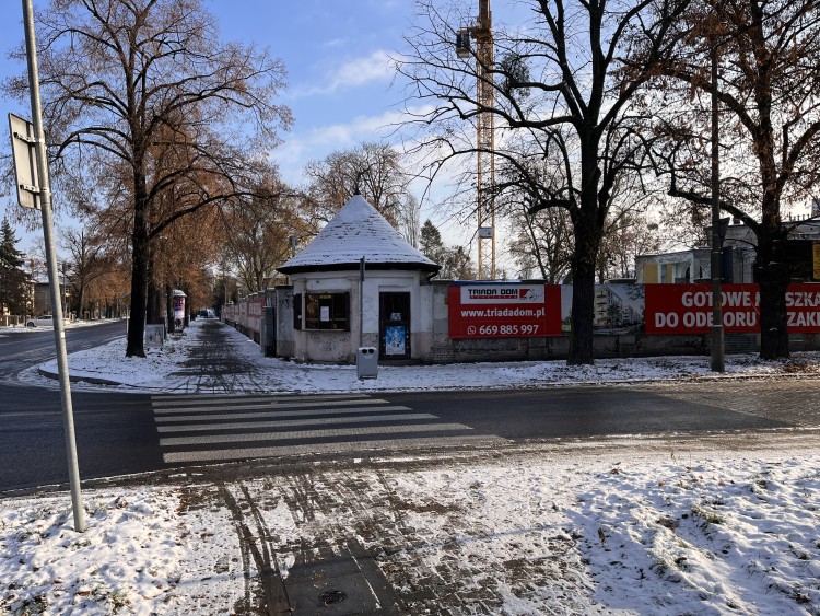 Wrocław: Będą zmiany na placu Piłsudskiego. Zabytek stanie się biurowcem, Jakub Jurek
