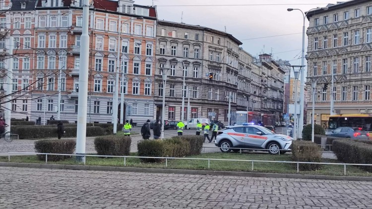 Wrocław: Wykolejenie tramwaju przy Dworcu Nadodrze, wk