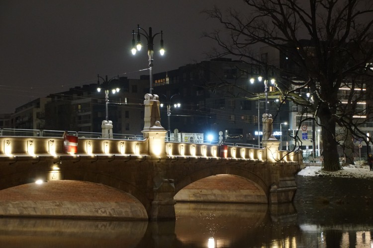Mosty Pomorskie pierwszy raz rozświetlone. Iluminacje wieczorową porą, Wojciech Kulig
