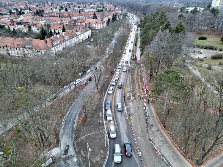 Mosty Chrobrego: dziwne rondo dezorientuje kierowców, urząd się przygląda, Jakub Jurek