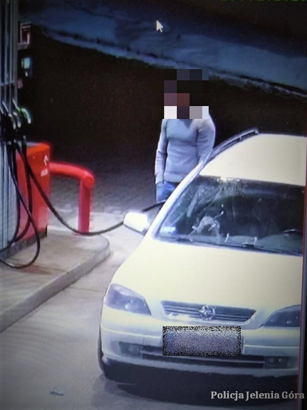 Kierowca opla ukradł paliwo i uciekał przed policją w jednym bucie, KWP Wrocław