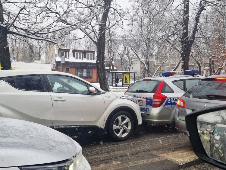 Wrocław: Atak zimy, koszmar na drogach! Ulice jak lodowisko [NA ŻYWO], Zdjęcie nadesłane przez czytelnika