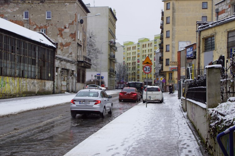 Wrocław: Atak zimy, koszmar na drogach! Ulice jak lodowisko [NA ŻYWO], Wojciech Kulig