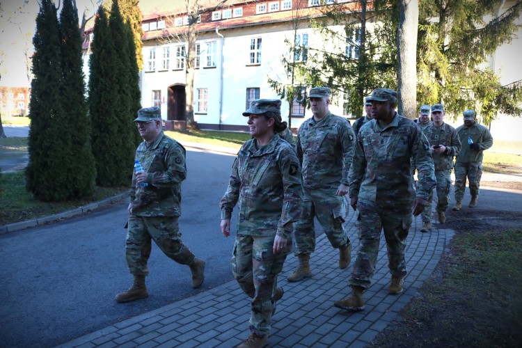 Baza wojskowa USA we Wrocławiu już działa. Potężnych samolotów będzie coraz więcej, U.S. Army photos by Sgt. Eduardo Valeri