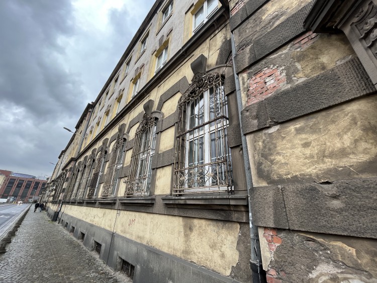 Wrocław: Gmach dawnej poczty przy ul. Purkyniego znów na sprzedaż, Jakub Jurek