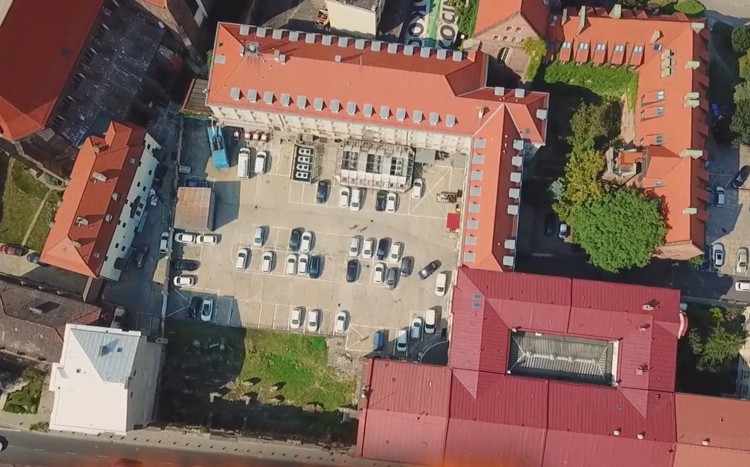 Wrocław: Gmach dawnej poczty przy ul. Purkyniego znów na sprzedaż, Orange Polska