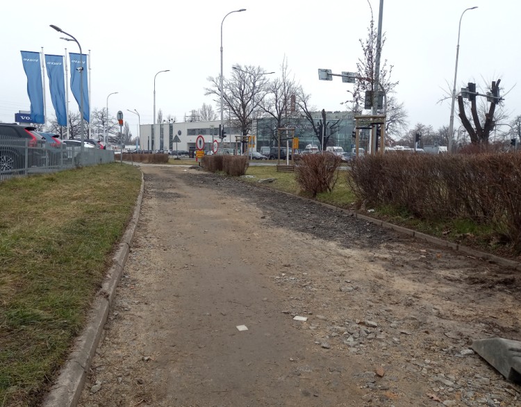 Wrocław: Remont drogi rowerowej przy ulicy Krzywoustego. Kiedy koniec prac?, ZDiUM