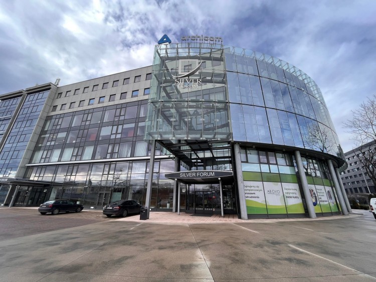 Wrocław: Biurowiec w centrum idzie do remontu. 16-letni budynek ma nowego właściciela, Jakub Jurek