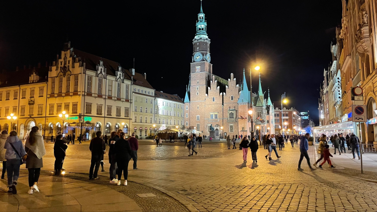 Piękny wieczór we Wrocławiu. Poczuliśmy wiosnę. Zobaczcie zdjęcia!, 