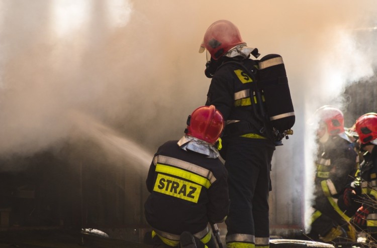 Wrocław: Pożar domu jednorodzinnego na Grabiszynie. Jedna osoba nie żyje, Shutterstock