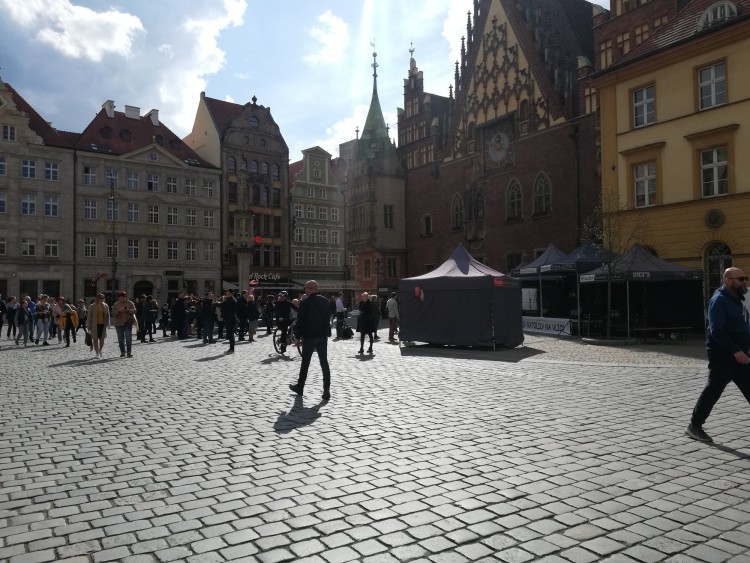 Wiosna we Wrocławiu w pełni. Na Rynku prawdziwe tłumy, Marta Gołębiowska