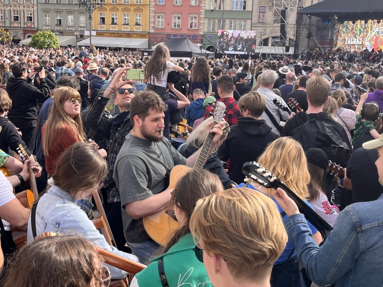 Gitarowy Rekord Świata we Wrocławiu pobity! Zagrało prawie 8 tysięcy gitarzystów, Jakub Jurek