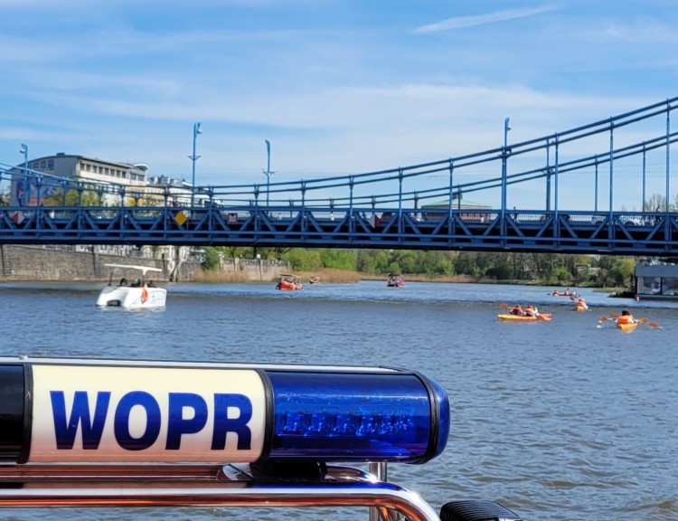 Ratownicy nad Odrą we Wrocławiu. Patrolują rzekę i czuwają nad bezpieczeństwem, Dolnośląskie WOPR/Facebook