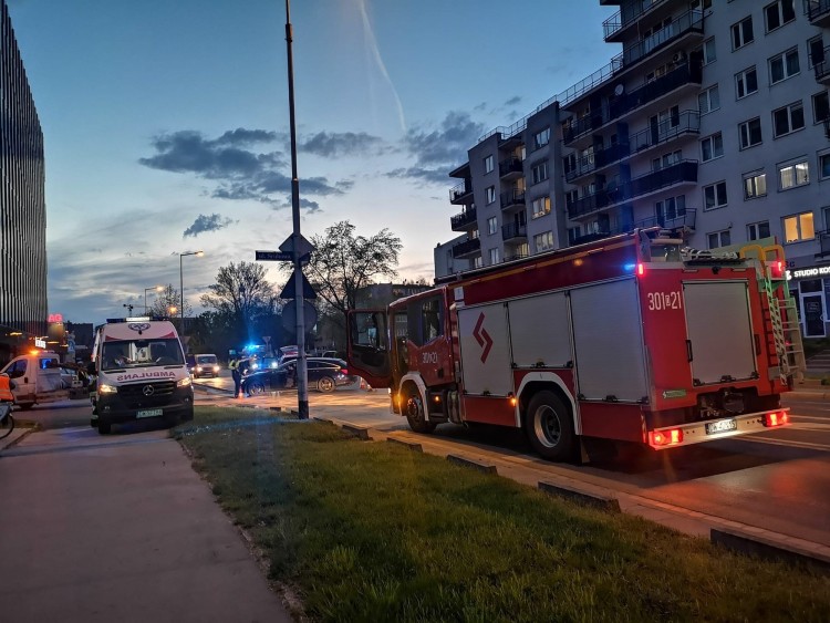 Wypadek na ul. Strzegomskiej. Zderzyły się dwa samochody, Adrian Osiński