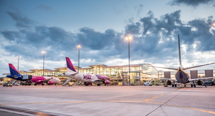 Wrocław: Nowe połączenia lotnicze uruchamia Wizz Air. Polecimy do Hiszpanii, materiały prasowe