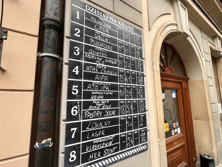 Piwo we Wrocławiu coraz droższe. Sprawdź, w których barach jest najtaniej, Jakub Jurek