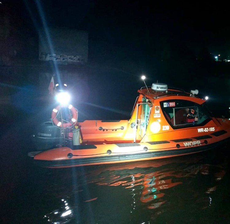 Wrocław: Mężczyzna pływał sobie w Odrze przy moście. Interweniowały służby, Dolnośląskie WOPR