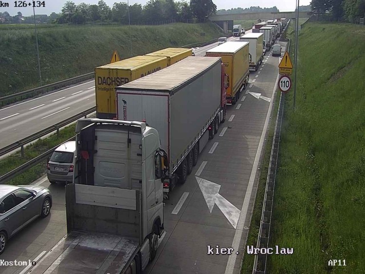Wrocław: Jedno zepsute auto i korek na A4 na kilka kilometrów, traxelektronik