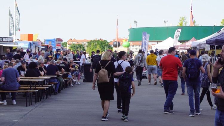 Wrocławski Festiwal Dobrego Piwa 2023. Tłumy przy stadionie miejskim, Wojciech Kulig