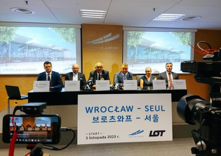 Startują loty Wrocław - Seul. Pierwsze połączenia Dreamlinerem z Wrocławia, umwd