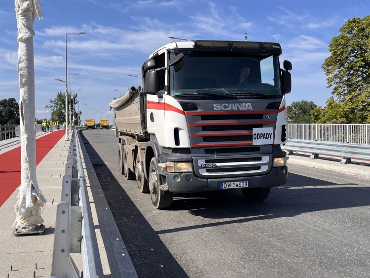 Wielki test nowego mostu nad Odrą. Wjechały na niego ogromne ciężarówki, Jakub Jurek