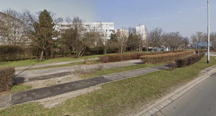 Alkohol pod chmurką we Wrocławiu. Tutaj policja interweniuje najczęściej, Google Maps