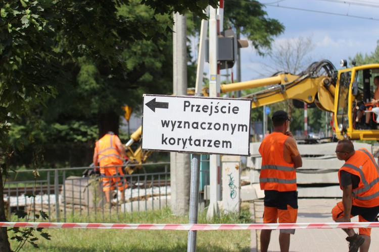 Wrocław: Trzy remonty na raz i to obok siebie. Mieszkańcy złorzeczą w korkach, Jakub Jurek