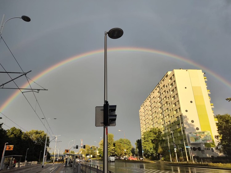 We Wrocławiu pogoda w kratkę. Na niebie pojawiła się tęcza [ZDJĘCIA], Zdjęcie nadesłane przez czytelnikaadesłane przez czytelnika