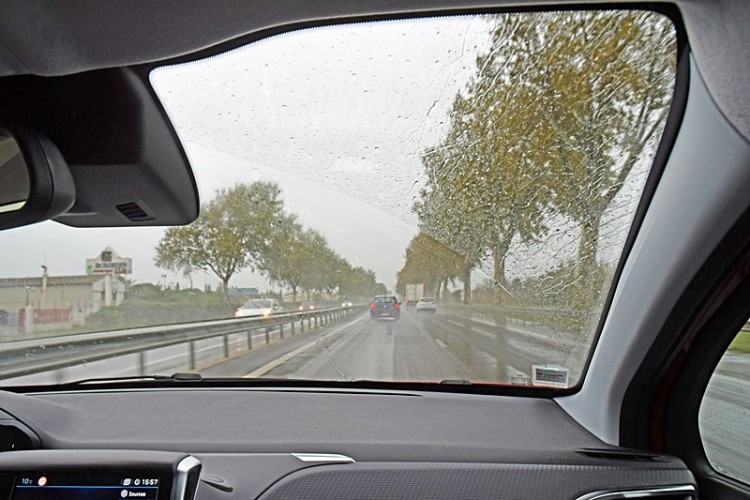 Wrocław: Takiego deszczu dawno nie było. Jest ostrzeżenie!, Adobe Stock
