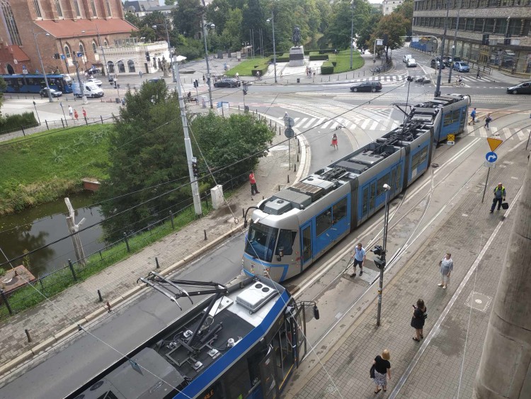 Wrocław: Tramwaj wykoleił się w centrum miasta. Spore utrudnienia, is